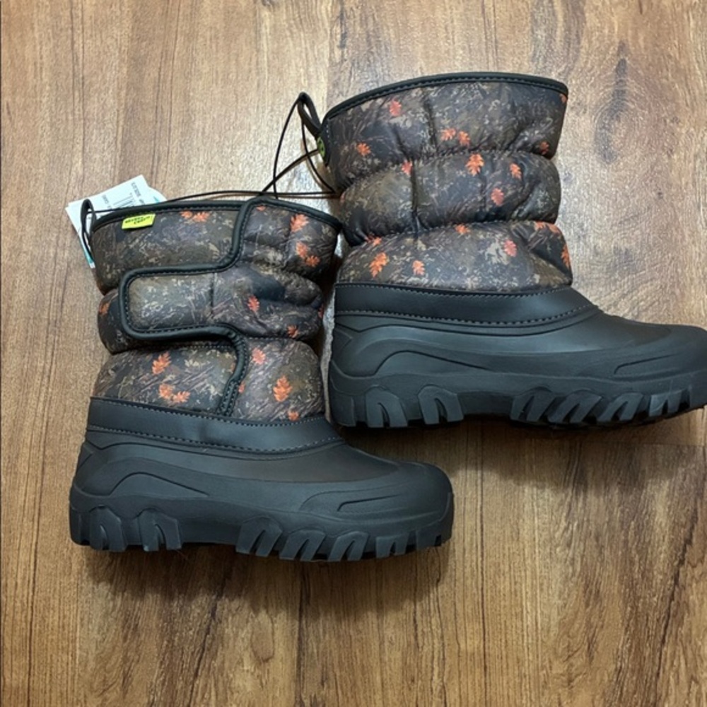 Western Chief Black Kids Snow Boots with Floral Upper - Dual size US 2/3